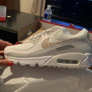 Meet your Posher, Endie